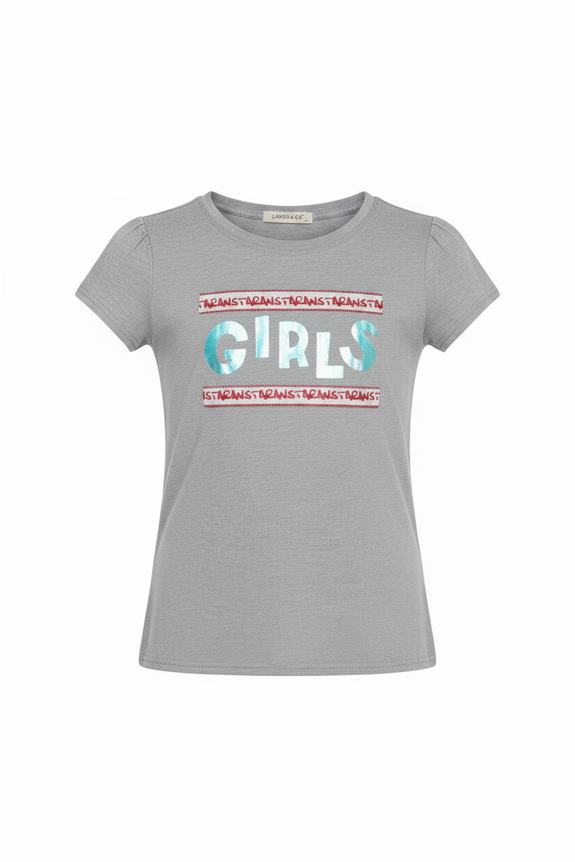 Camiseta infantil gris manga corta estampado GIRLS letras holográficas turquesa ghost mannequin fondo blanco