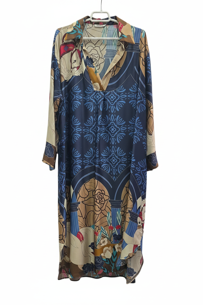 Vestido camisero midi manga larga satén estampado caballos rosas arabescos azul marino crema marrón y rojo planchado en percha