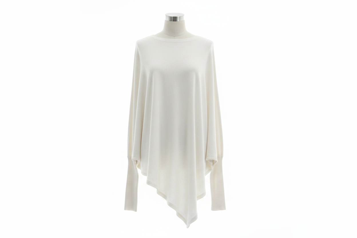 Top blanco manga murciélago asimétrico - ghost mannequin