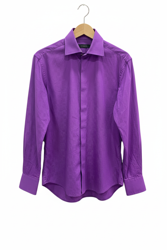 Camisa manga larga morada violeta cuello spread amplio placón oculto puños franceses planchada en percha