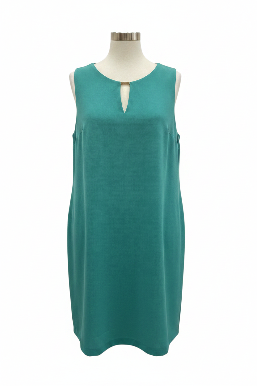 Vestido verde esmeralda sin mangas Antea ghost mannequin fondo blanco