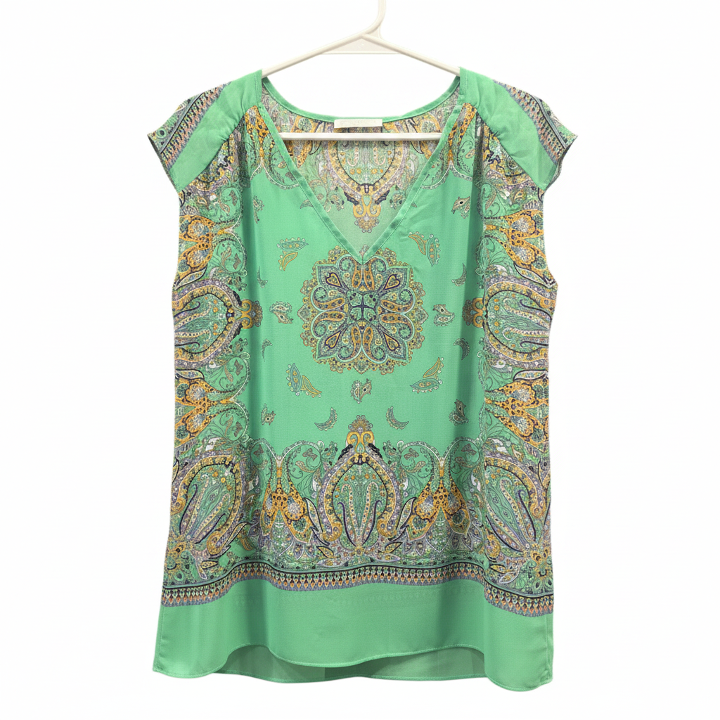 Blusa verde paisley retocada fondo blanco
