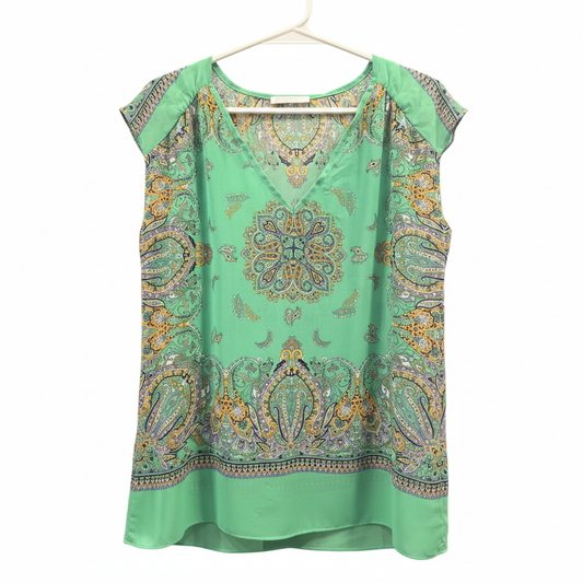Blusa verde paisley retocada fondo blanco