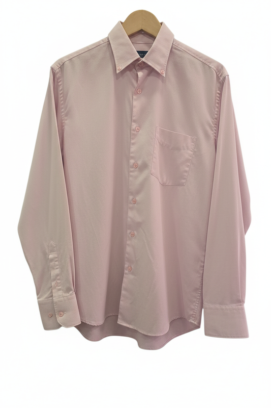 Camisa manga larga rosa palo cuello button-down con bolsillo planchada en percha