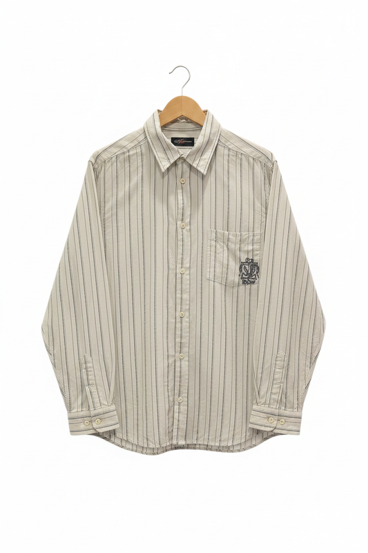 Camisa manga larga rayas beige y gris cuello clásico con bolsillo y bordado